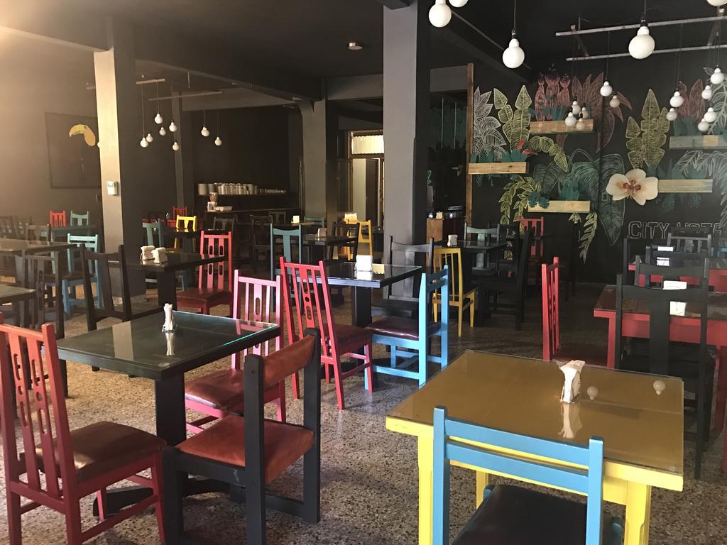 City Hotel Posadas Εξωτερικό φωτογραφία